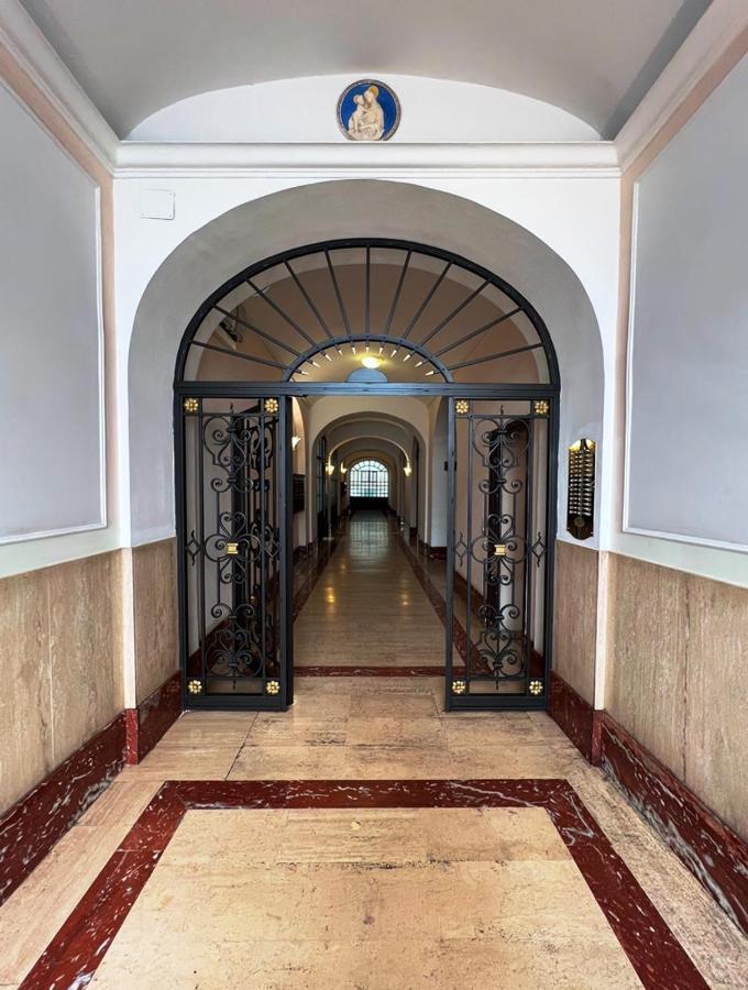 Dolce Vita Guest House Рим Екстериор снимка